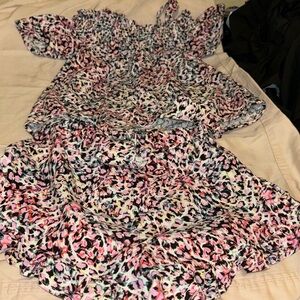 Worn one 2 piece set Vince Camuto size 8